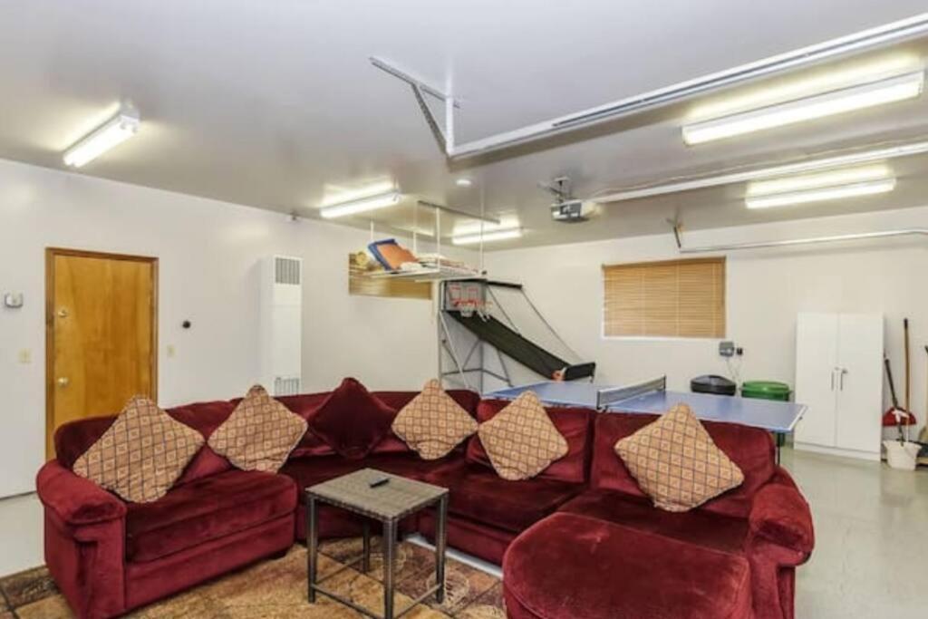 ביג בר לייק Custom Single Story Cabin With Jacuzzi Pool Table & Big Game Room With Arcade Games מראה חיצוני תמונה
