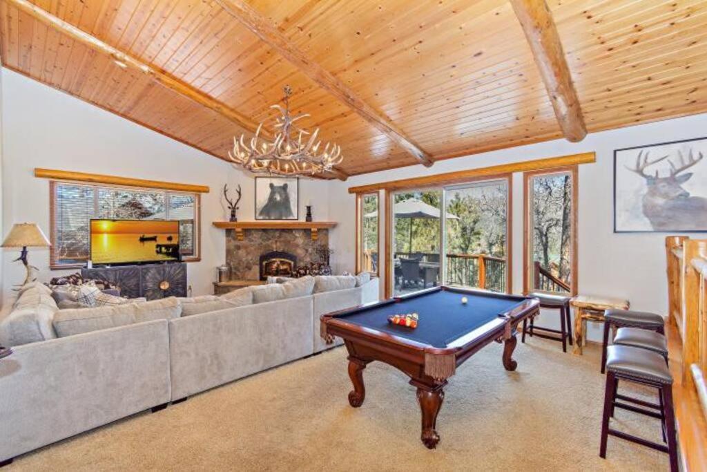 ביג בר לייק Custom Single Story Cabin With Jacuzzi Pool Table & Big Game Room With Arcade Games מראה חיצוני תמונה