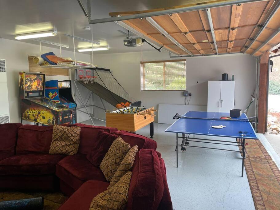 ביג בר לייק Custom Single Story Cabin With Jacuzzi Pool Table & Big Game Room With Arcade Games מראה חיצוני תמונה